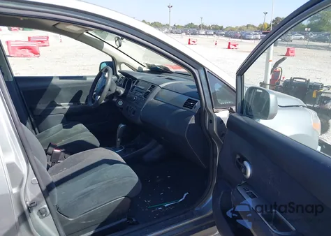 2010 Nissan Versa 1.8S z USA, uszkodzony, nr VIN 3N1BC1CP2AL412099